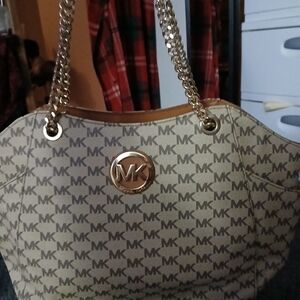 Michael Kors Beige and Gold Shoulder Bag
